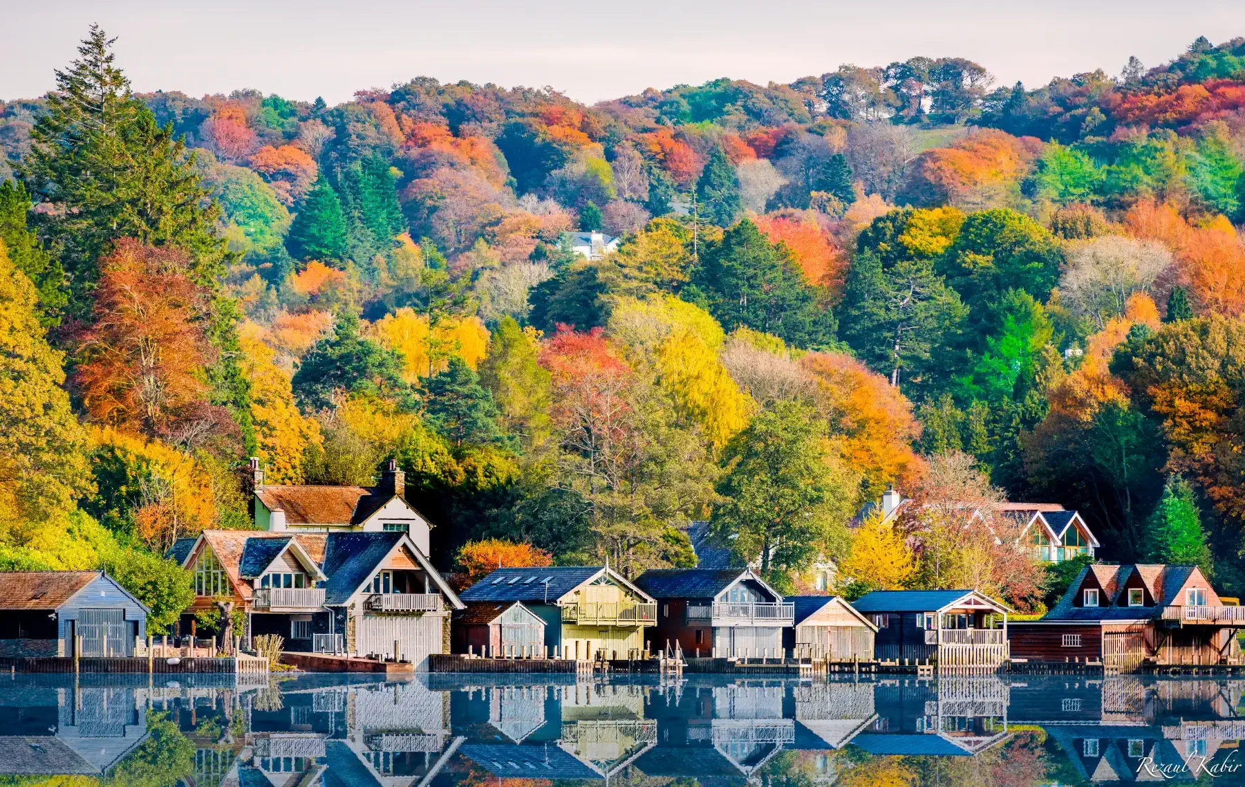 en_cumbria - en_cumbria_lake district_lake windermere_bootshaeuser_herbst resize