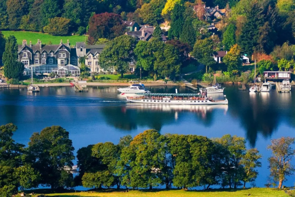 en_cumbria - en_cumbria_lakeside hotel_outside resize