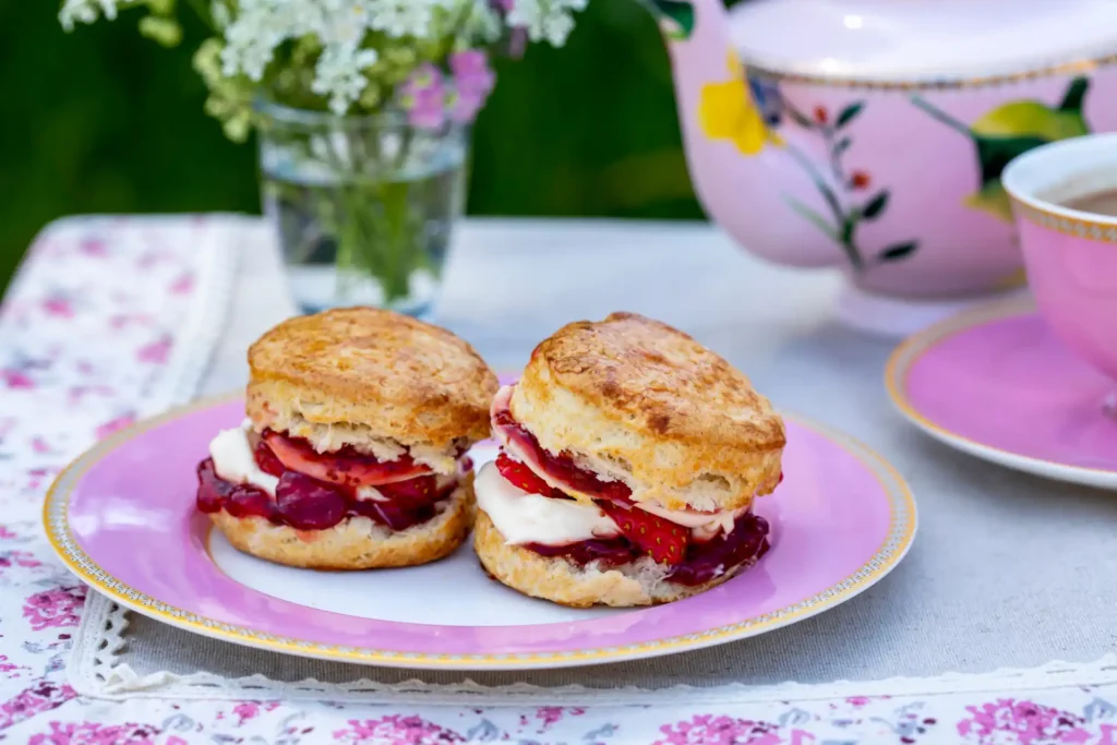 0_teatime - en_jersey_scones_cream tea resize