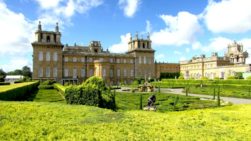 en_herz-englands - en_blenheim palace resize