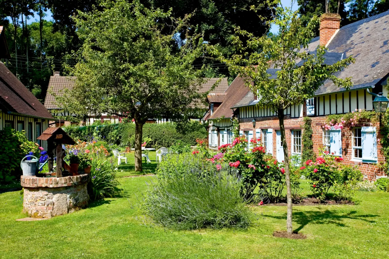 fr_normandie - fr_normandie_veules les roses resize